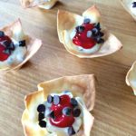 Pedaços de chocolate com cereja Wonton