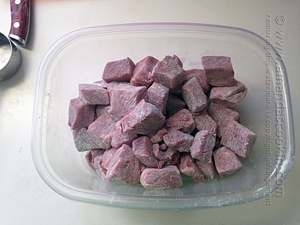 Carne Borgonha na Panela de Barro: Uma deliciosa receita de fogão lento que minha família adora!