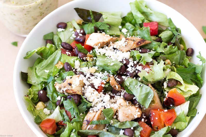 Salada de frango com limão e mel