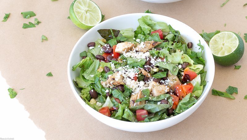 Salada de frango com limão e mel