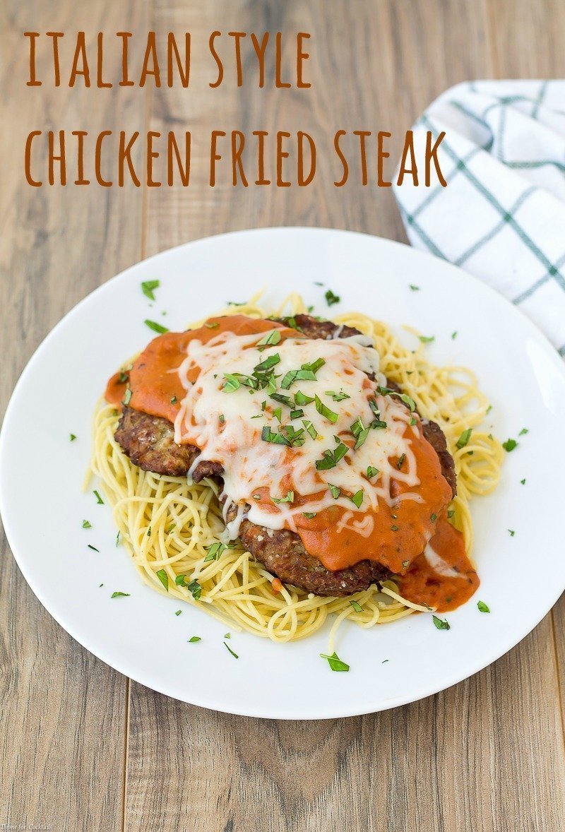 Estilo de bife frito de frango italiano