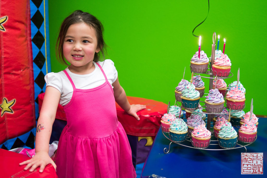 Cupcakes de super-herói da menina