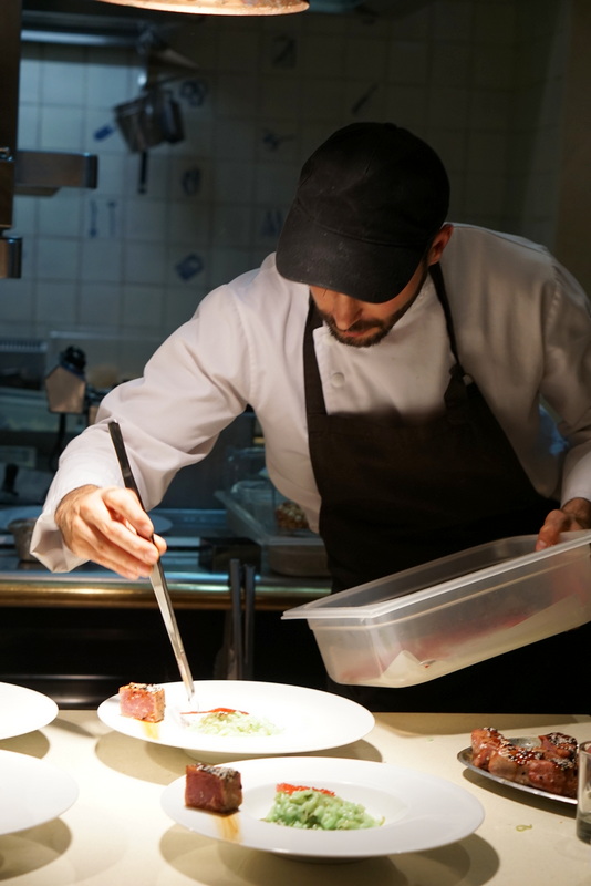 Convidado para a cozinha aberta do Hotel Dolce Campo Real: uma experiência incrível!