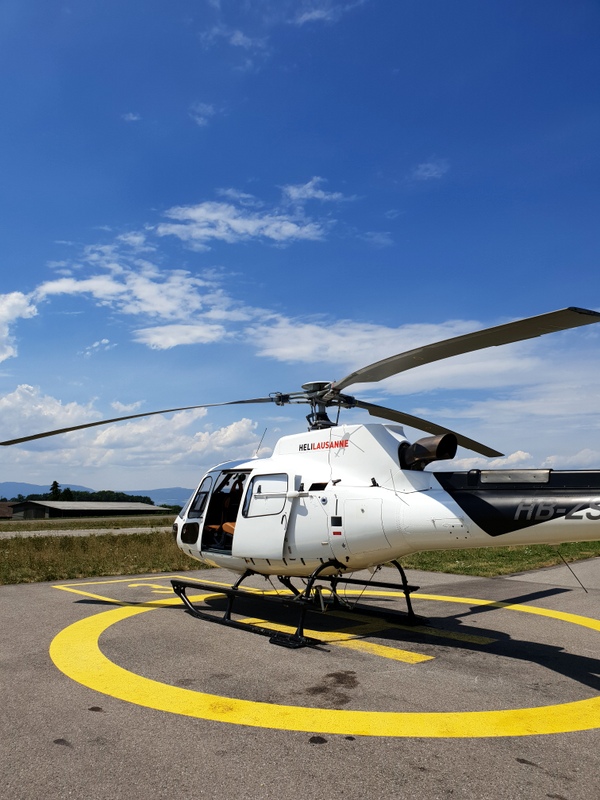 Passeio de helicóptero em Lausanne