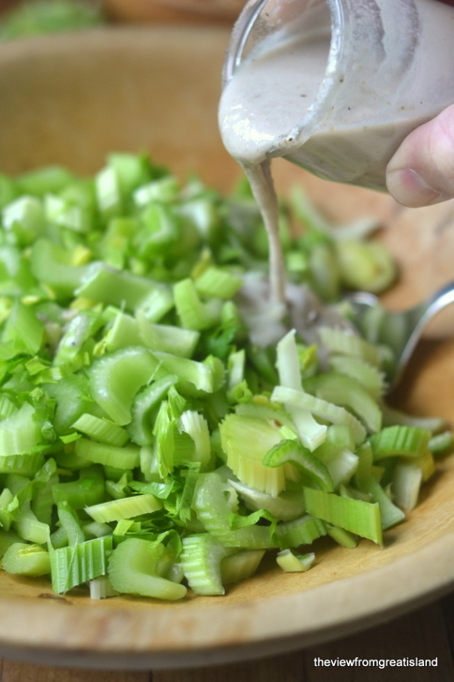 Salada de aipo com vinagrete de nozes 4