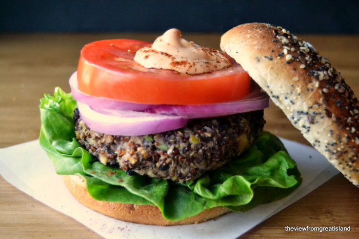 Hamburguesas vegetarianas de quinua roja y frijoles negros | La vista desde la gran isla 5