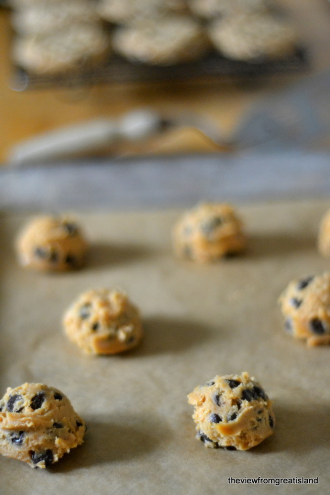 biscoitos de manteiga de caju sem farinha, prontos para assar