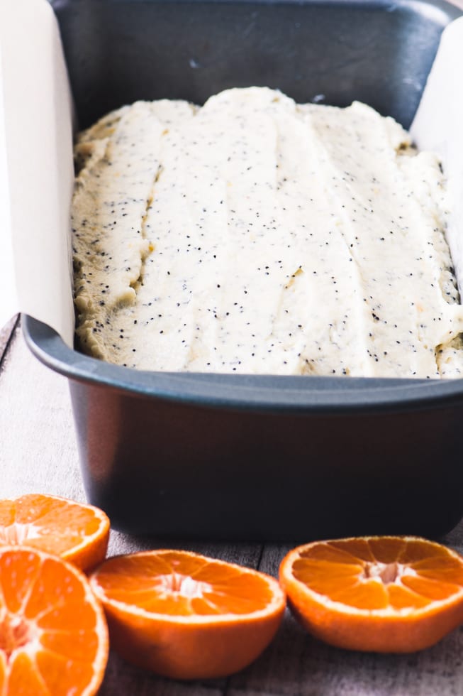 Bolo de esponja de sementes de papoila de mandarina suculento feito com tangerinas frescas e sementes de papoila crocantes ~ theviewfromgreatisland.com