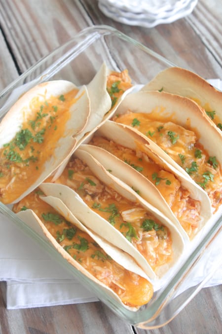 Tacos macios assados ​​com enchilada de frango 