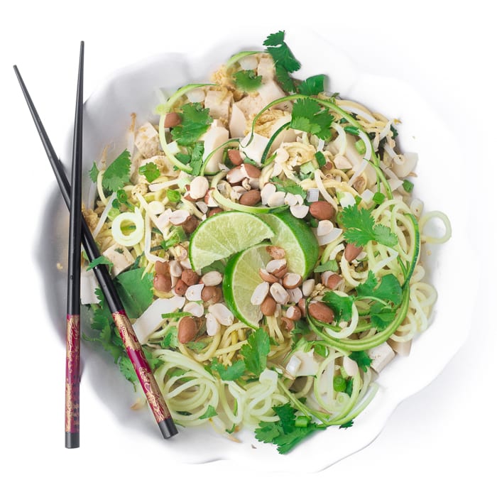 Salada tailandesa saudável e com pouco carboidrato | theivewfromgreatisland.com