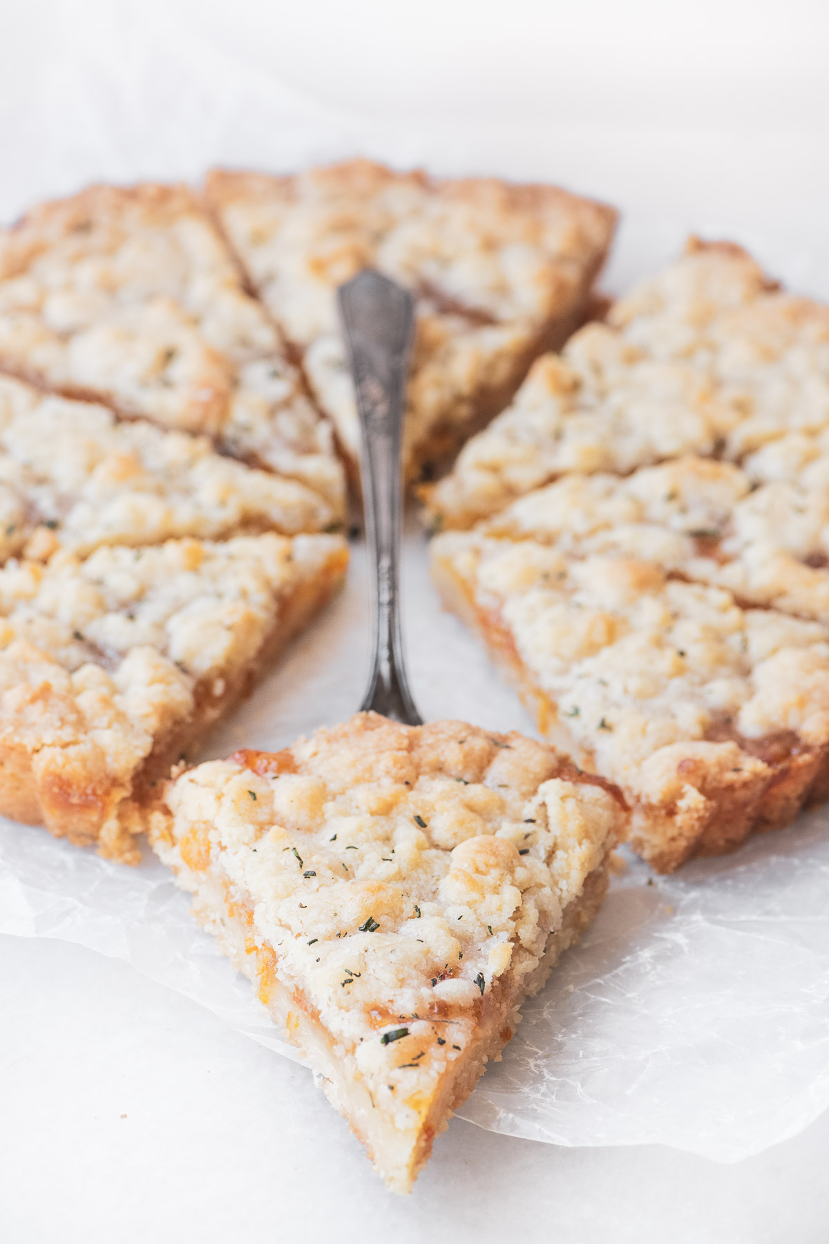 Bolo de tangerina com crumble de geleia