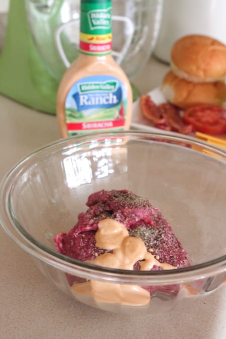Hambúrguer com bacon e queijo