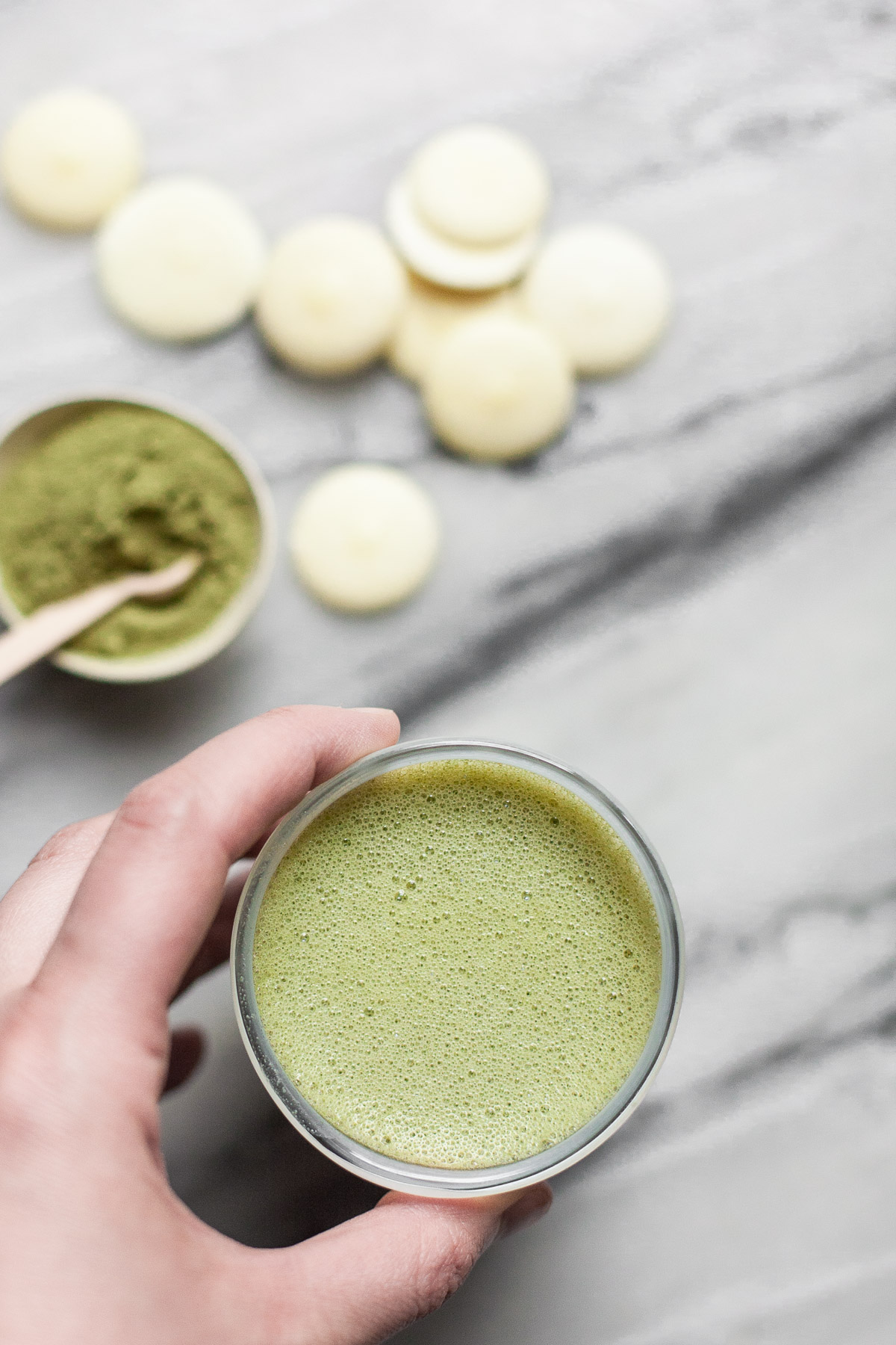 Latte de chocolate branco Matcha (sem leite, adoçado naturalmente)