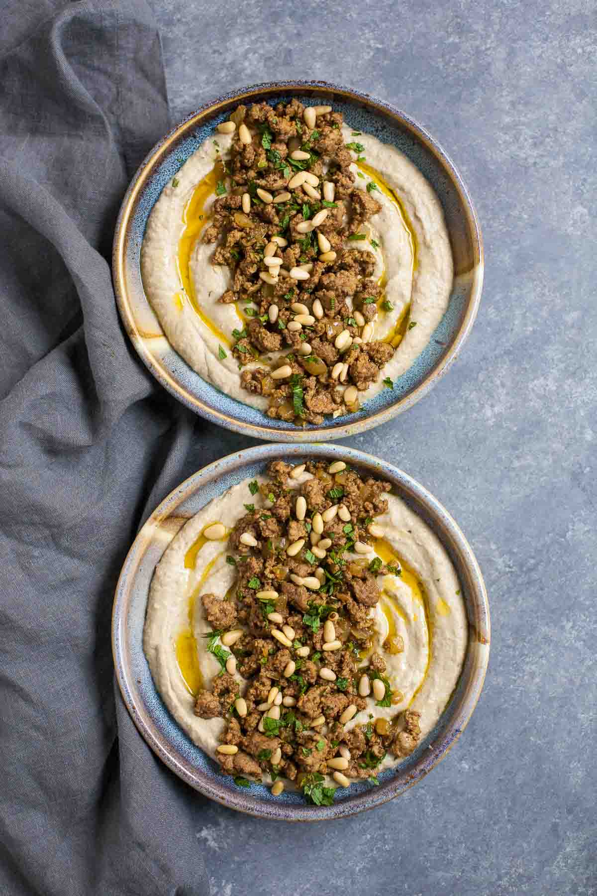 Baba Ganoush com cordeiro temperado e hortelã