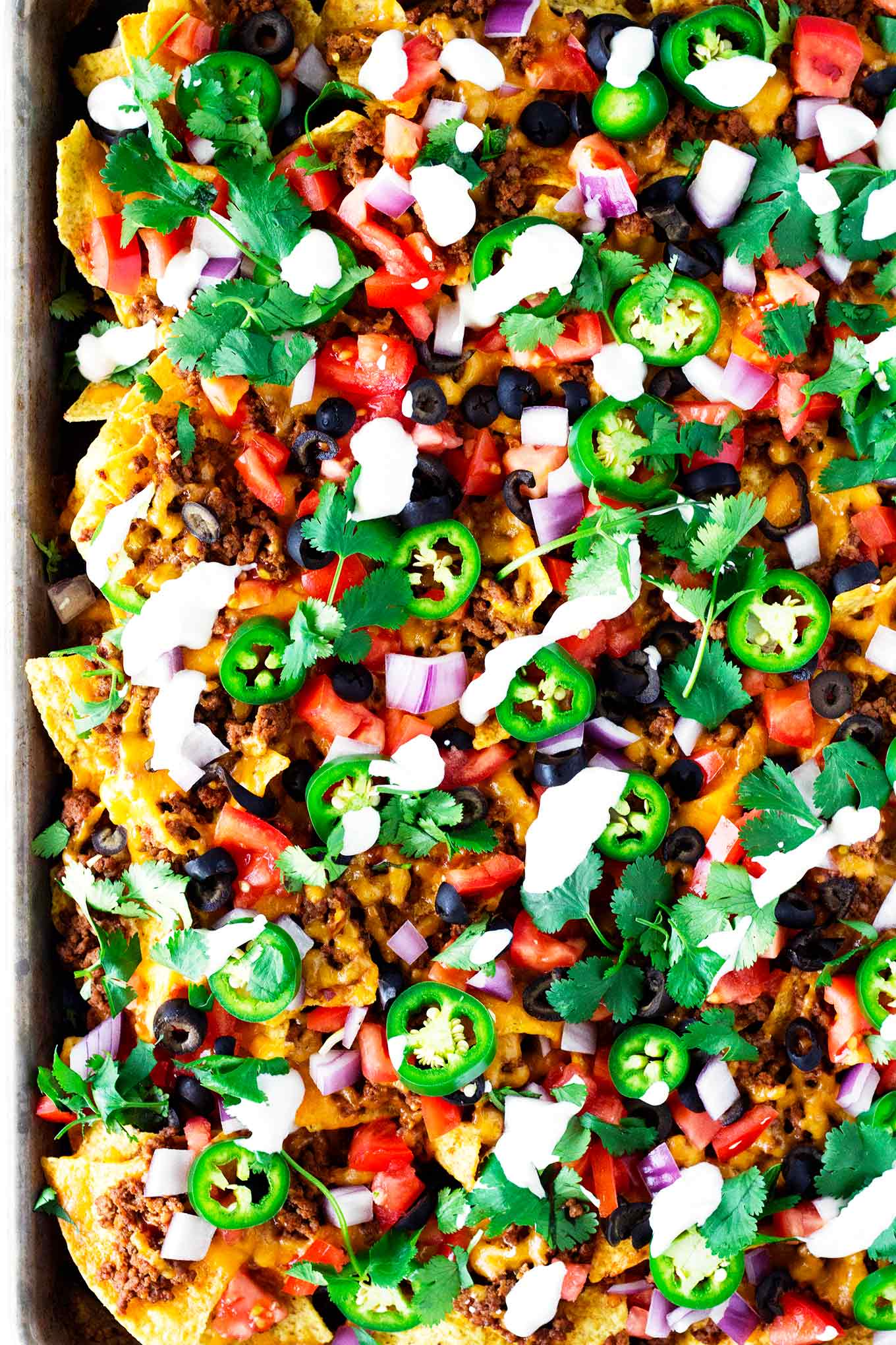 Estes nachos de pão com folhas fáceis são ótimos como um lanche para uma multidão ou para um jantar rápido e fácil!
