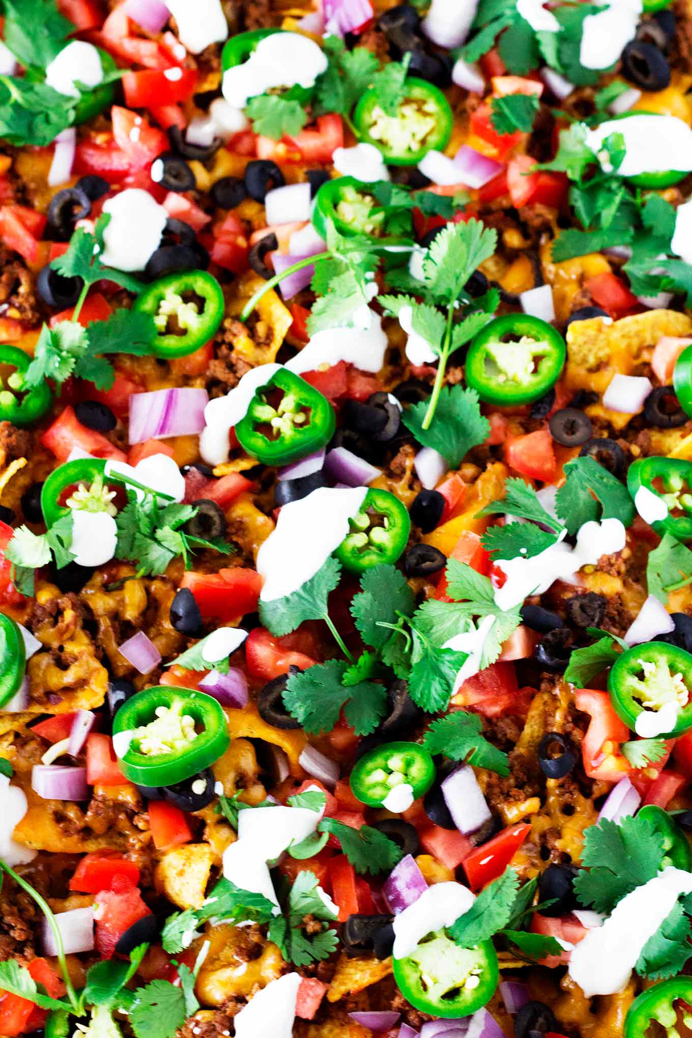 Estes nachos de pão com folhas fáceis são ótimos como um lanche para uma multidão ou para um jantar rápido e fácil!