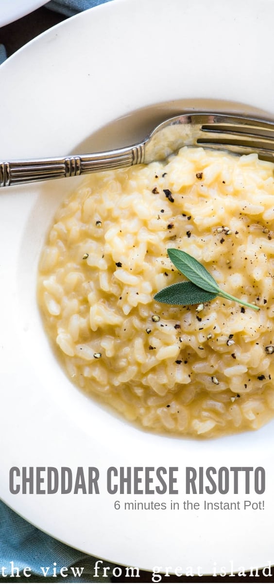 Risoto instantâneo de cheddar com sálvia fresca #risotto #receita sem glúten #recipe #companhamento de pressão # queijos #dinner #Italiano #comida # 30minutemeal #rice #arborio #autêntico