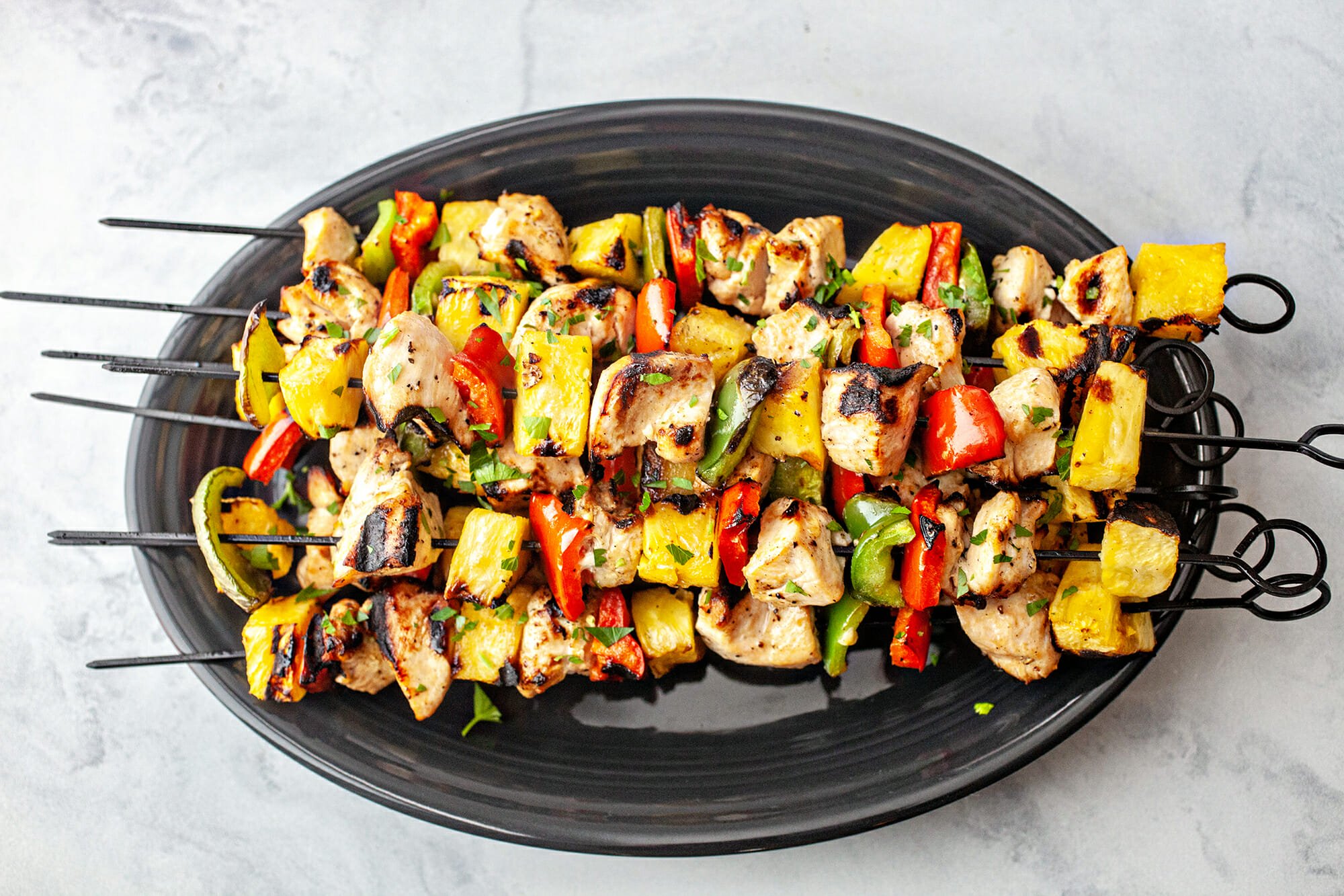 Receita de espetos de frango e abacaxi