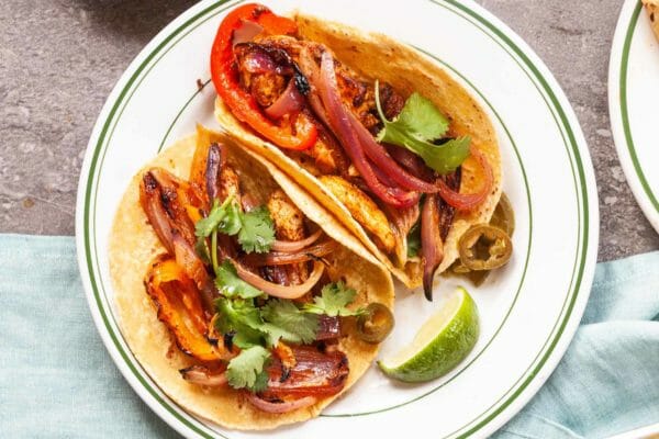 Como fazer fajitas de frango para uma multidão