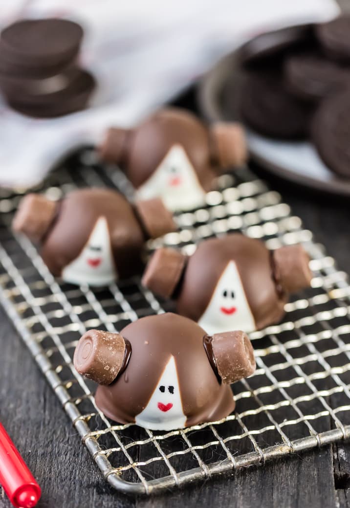 SUPER FÁCIL Princesa Leia Oreo Trufas! Apenas oreos, cream cheese e decoração. OREO BOLAS NUNCA PARECIA TÃO BOM! Receita perfeita de Star Wars para crianças!
