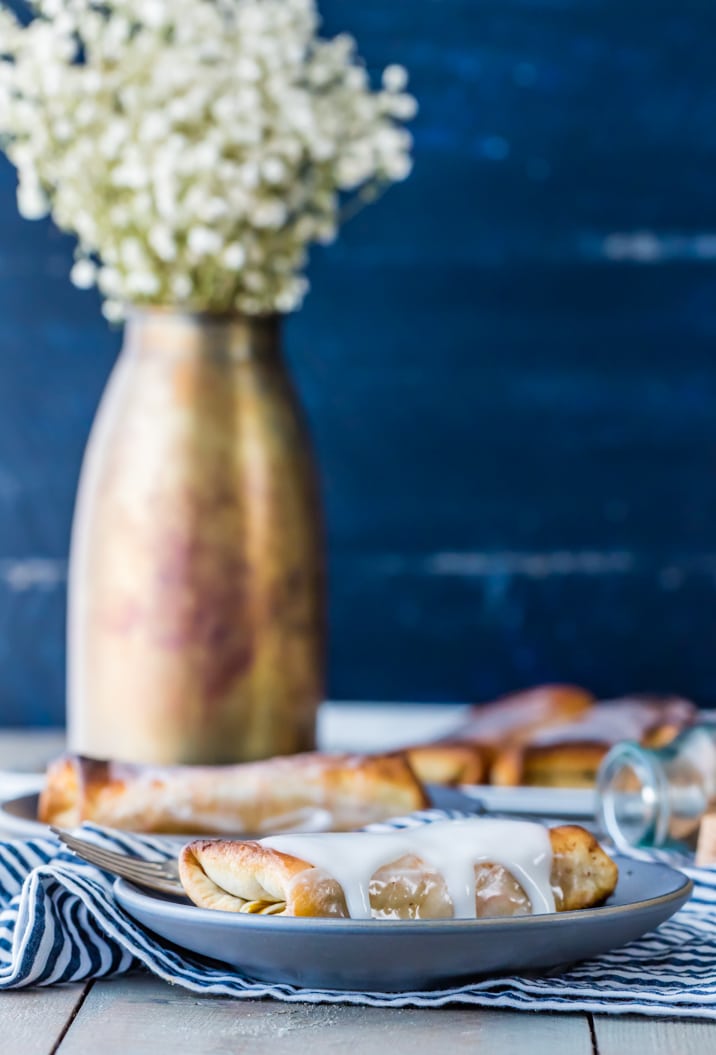 Torta de abóbora assada Chimichangas! Tortilhas recheadas com torta de abóbora, cobertas com glacê ou chantilly ... ESTAS SÃO INCRÍVEIS! MELHOR sobremesa de Ação de Graças!