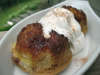 Muffins de cabeça para baixo de banana