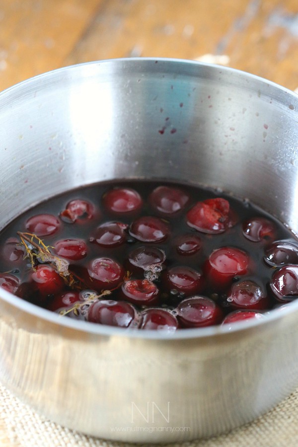 Cerejas em conserva simples são a minha nova maneira favorita de desfrutar de cerejas de verão. Pronto em menos de uma hora e ainda perfeitamente doce.