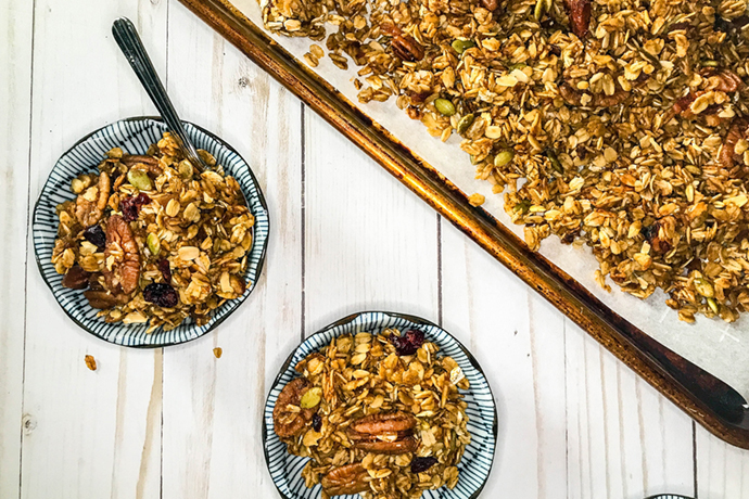 Fogão lento, abóbora, granola com maple, tâmaras e nozes-pecã | 31Daily.com