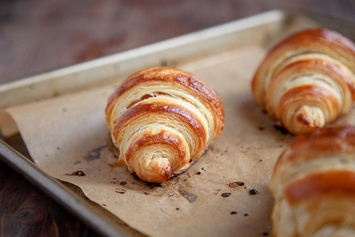 Receita de croissant a partir do zero. Croissants franceses, pequeno lote