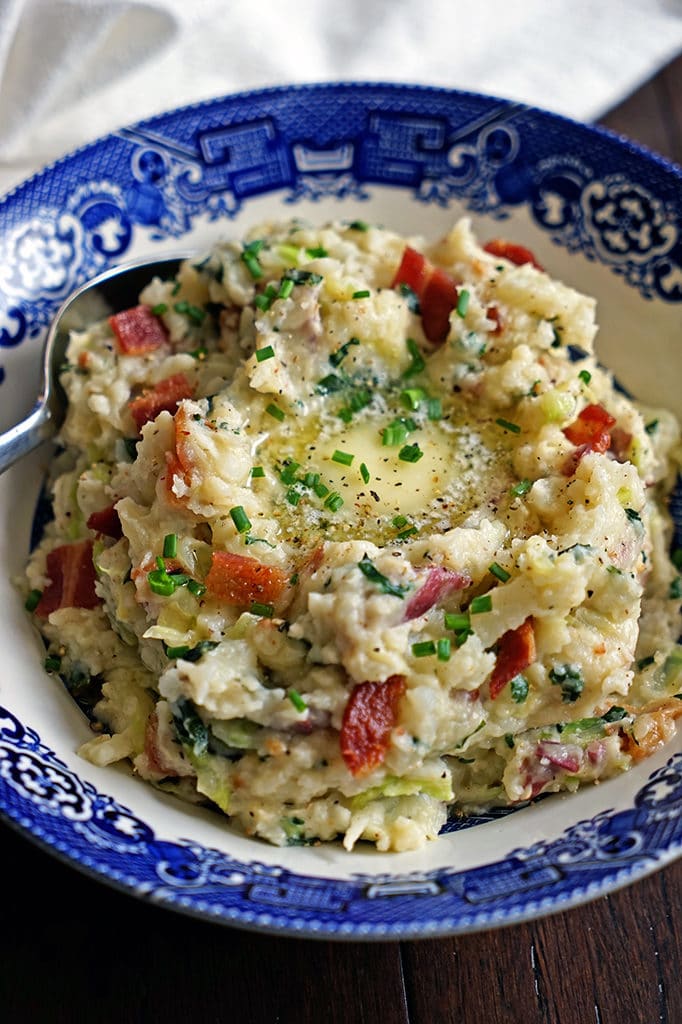 Purê de batatas irlandês de Colcannon