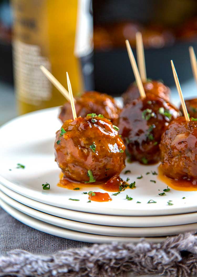 Almôndegas de carne fácil com molho de damasco Chipotle