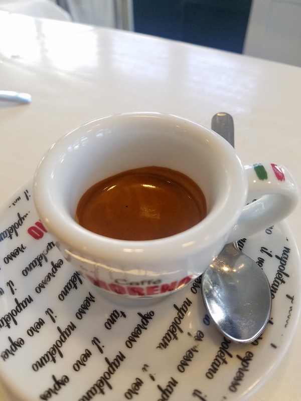 Um pouco de café expresso em Nápoles