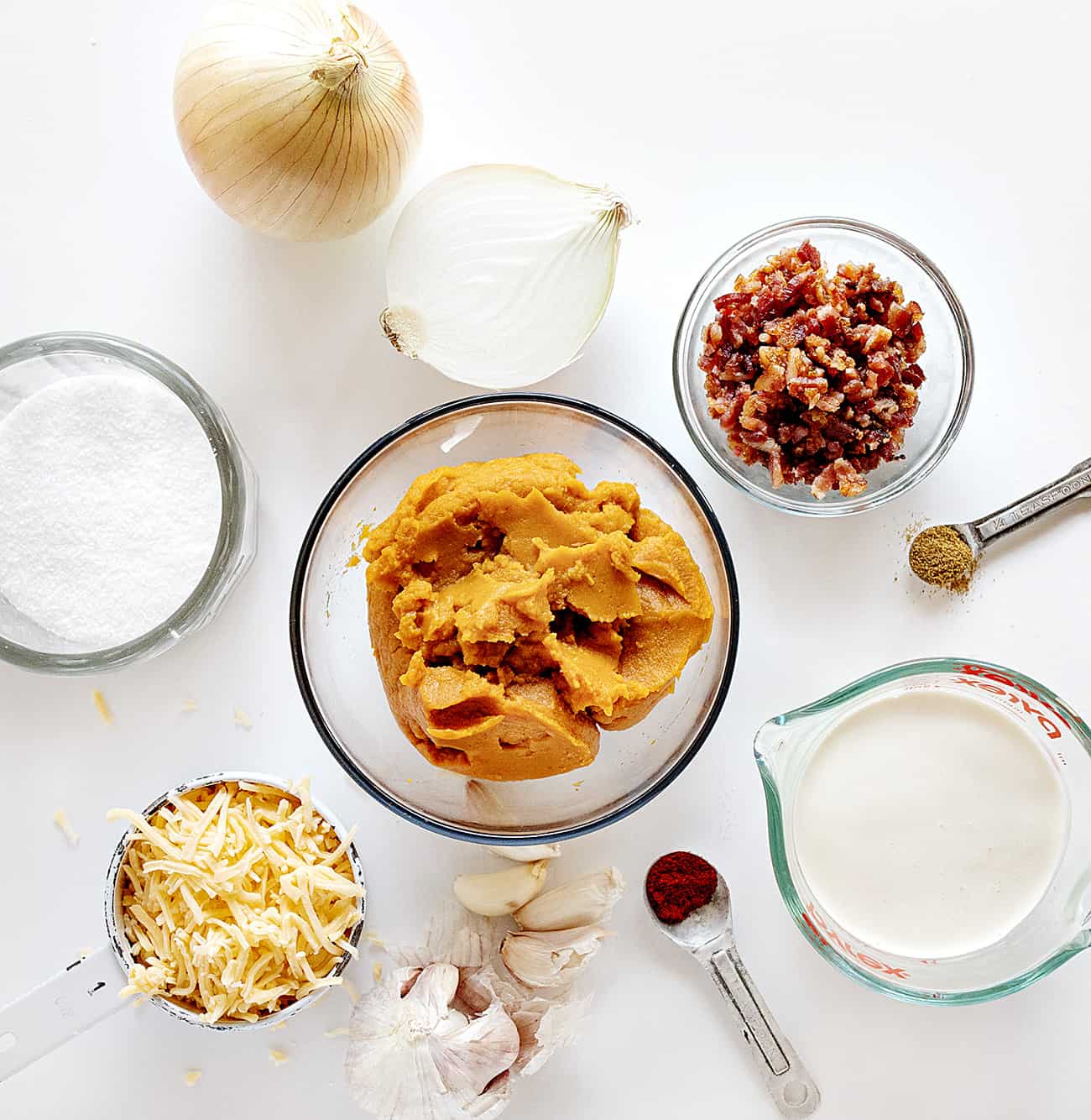 Ingredientes apresentados para a sopa de abóbora