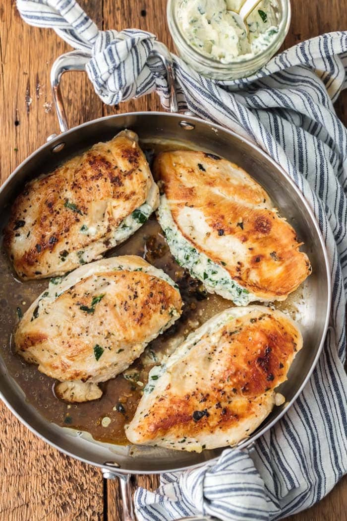 Frango Recheado com Molho de Espinafre e 3 Ingredientes | Cookie Novice