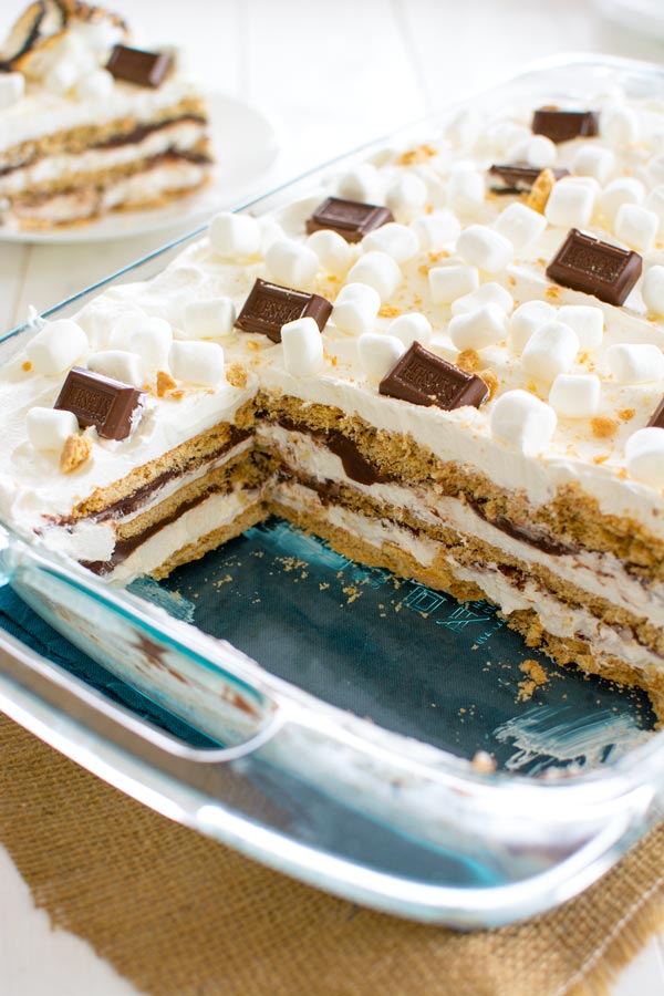 Traga s'mores para dentro com este bolo não cozido de S'mores Icebox!