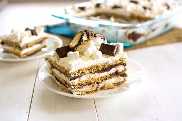 Traga s'mores para dentro com este bolo não cozido de S'mores Icebox!