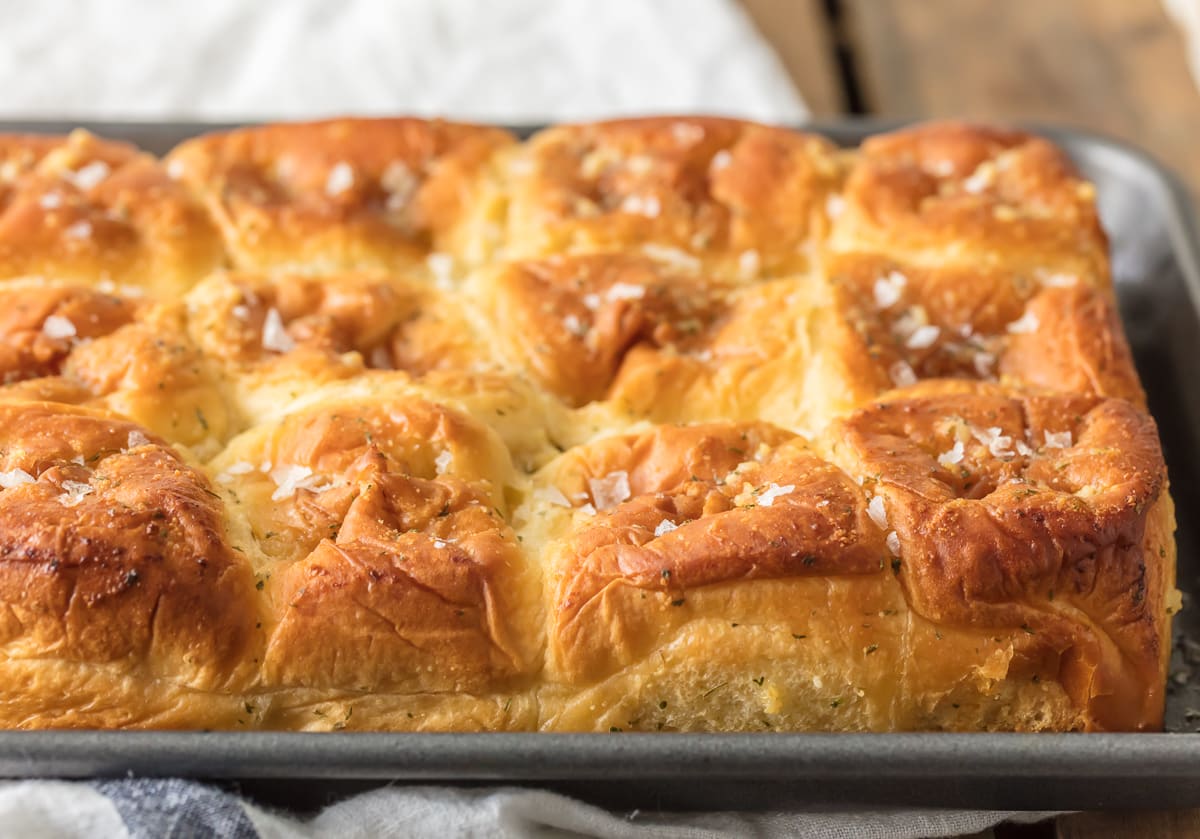 Receta de King's Hawaiian Rolls con mantequilla de ajo casera
