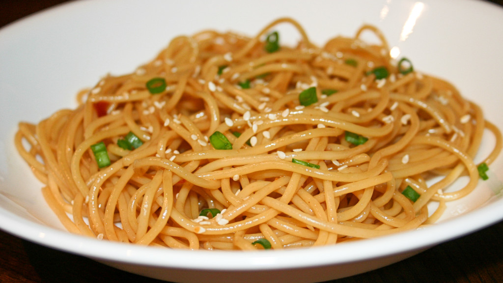 Macarrão com Gergelim
