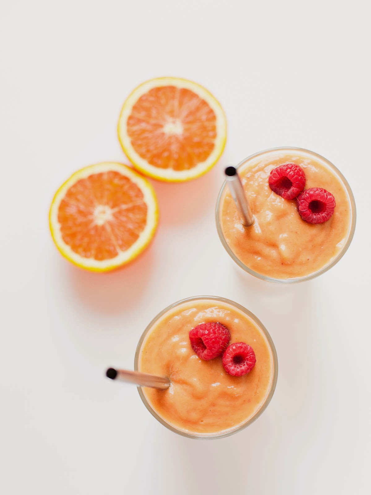 Batido de laranja e framboesa e pêssego (Paleo, Vegan)