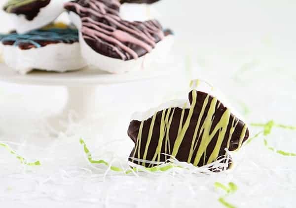 Marshmallows caseiros com cobertura em chocolate inspirados na Páscoa!