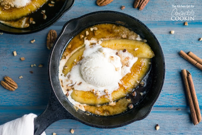 Você sabe como é ridiculamente fácil o Bananas Foster? Tão fácil que você ficaria louco se não fizesse isso! Você perderia a oportunidade de impressionar alguém, com pouco esforço!