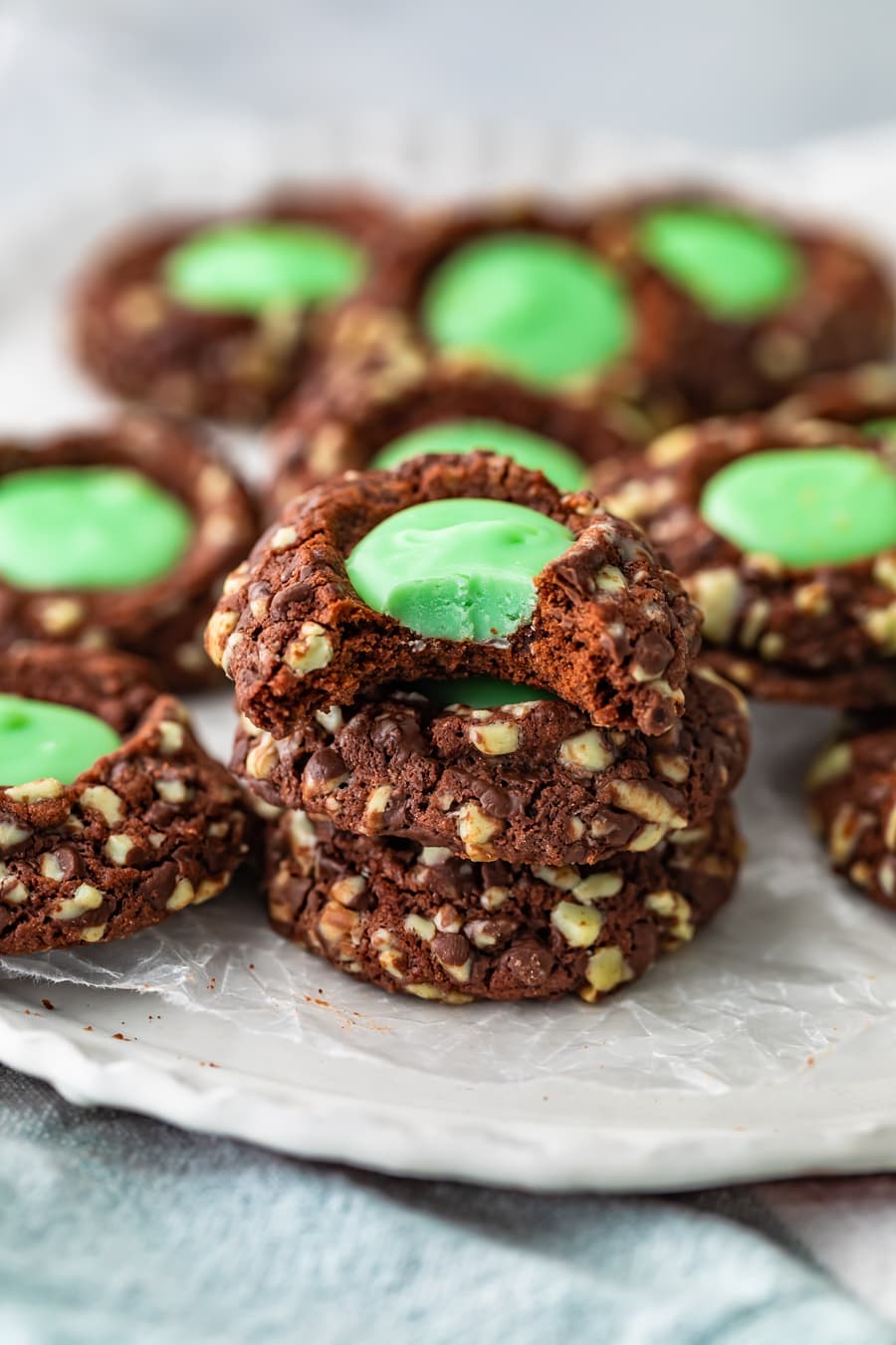 creme de menthe cookies dispuestas en un plato