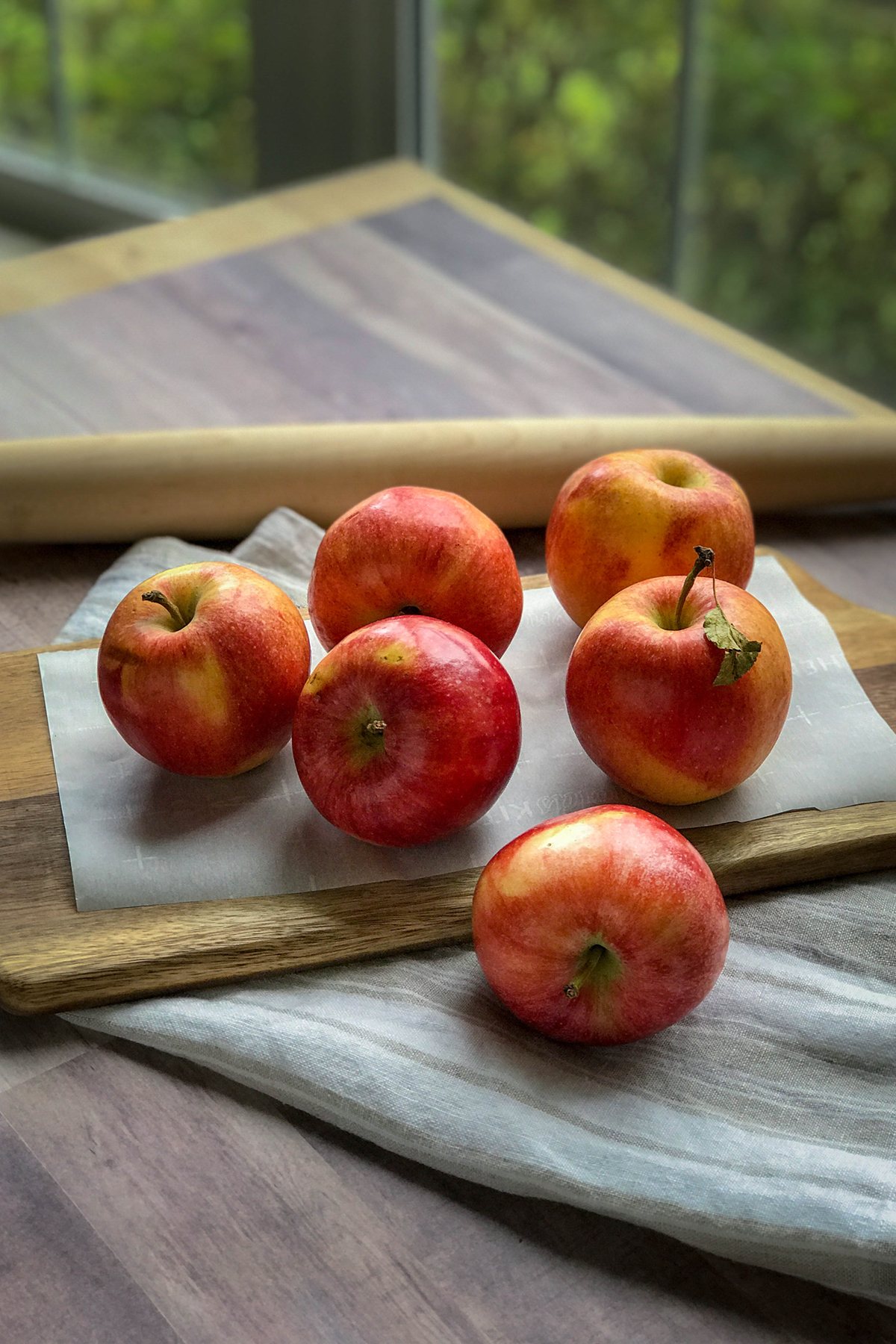 Bolinhos de maçã com calda de caramelo de bordo | 31Daily.com