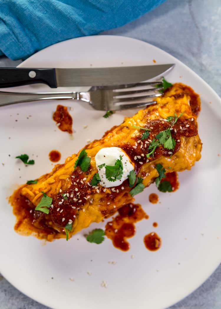 foto acima de enchiladas de batata e carne