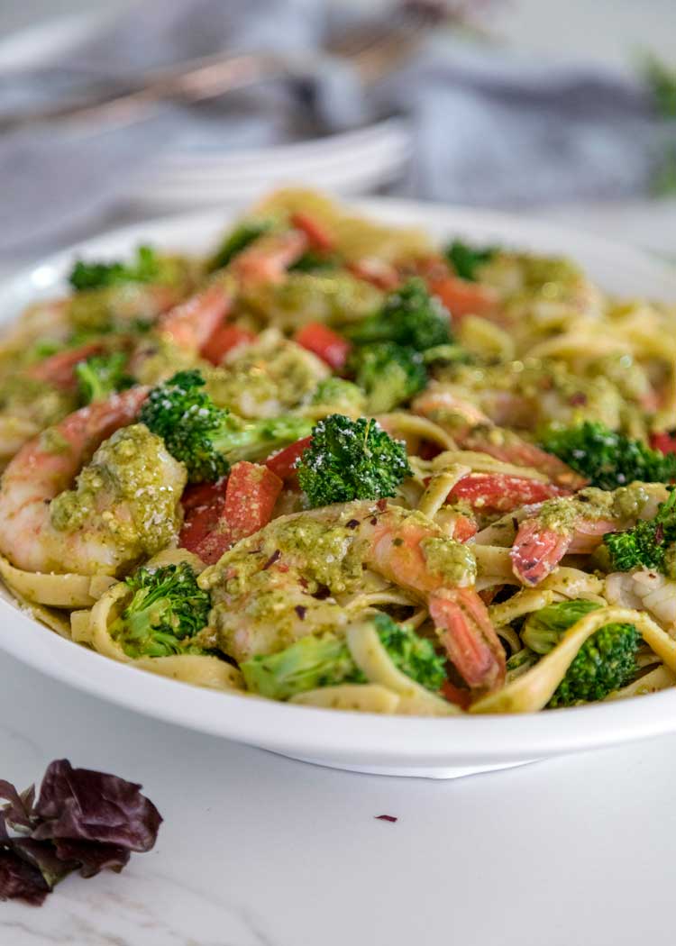 Pesto de camarão Fettuccini