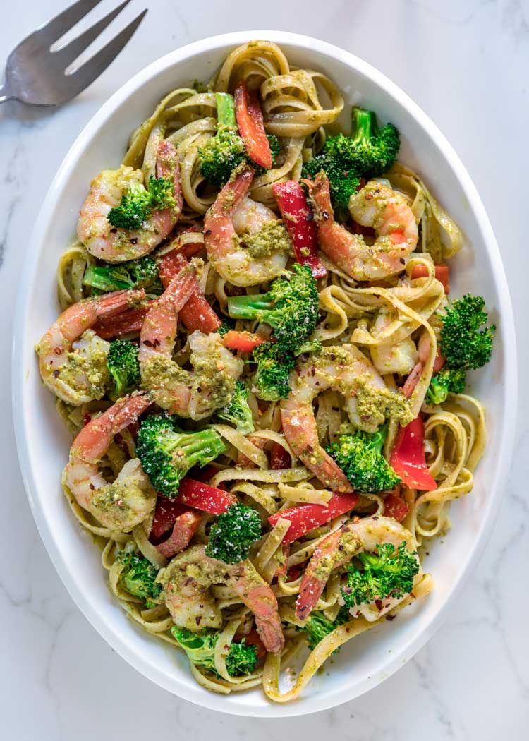 Pesto de camarão Fettuccini