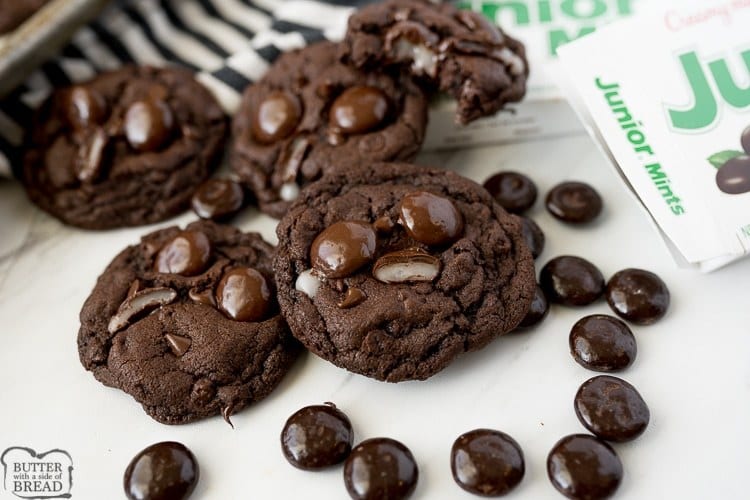 GALLETAS DE DOBLE CHOCOLATE Y MENTA - Mantequilla con un acompañamiento de pan