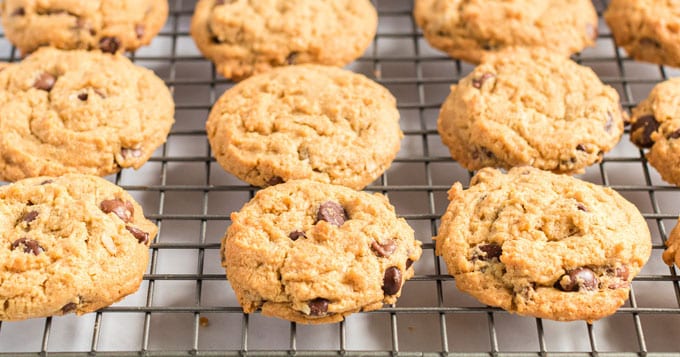 Galletas de chispas de chocolate con avena y mantequilla de maní