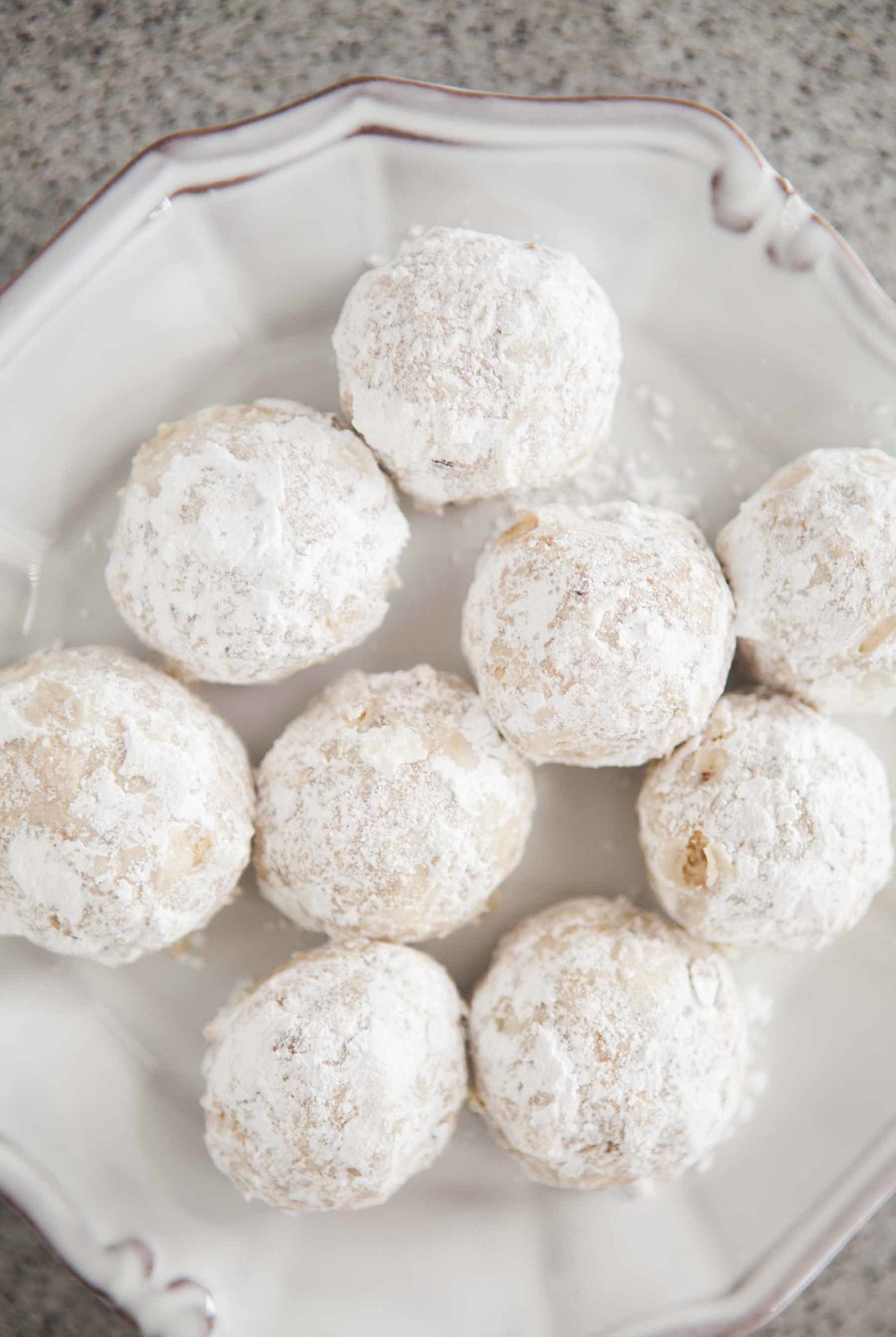 Bolinhos de bola de neve de noz