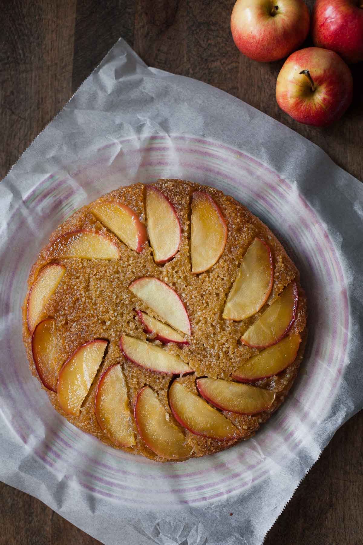 Torta al revés de miel de manzana - Un batidor calculado